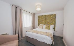 River Court Apartments By Payman Club